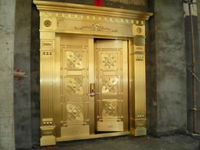 銅門保養(yǎng)全攻略 如何保持光亮及處理生銹問題